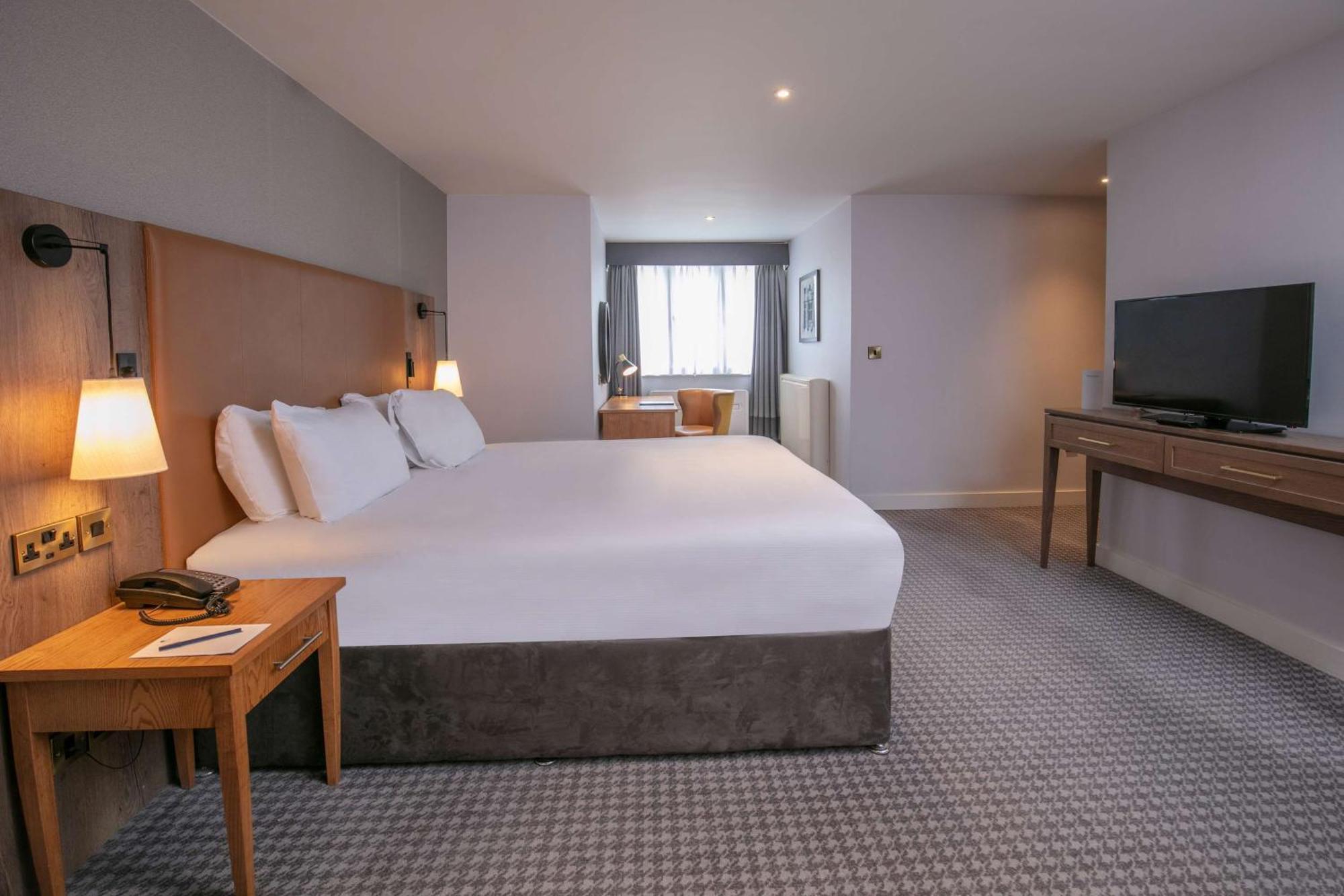 ดับเบิลทรี บาย ฮิลตัน ออกซ์ฟอร์ด เบลฟรี Hotel เธม ภายนอก รูปภาพ