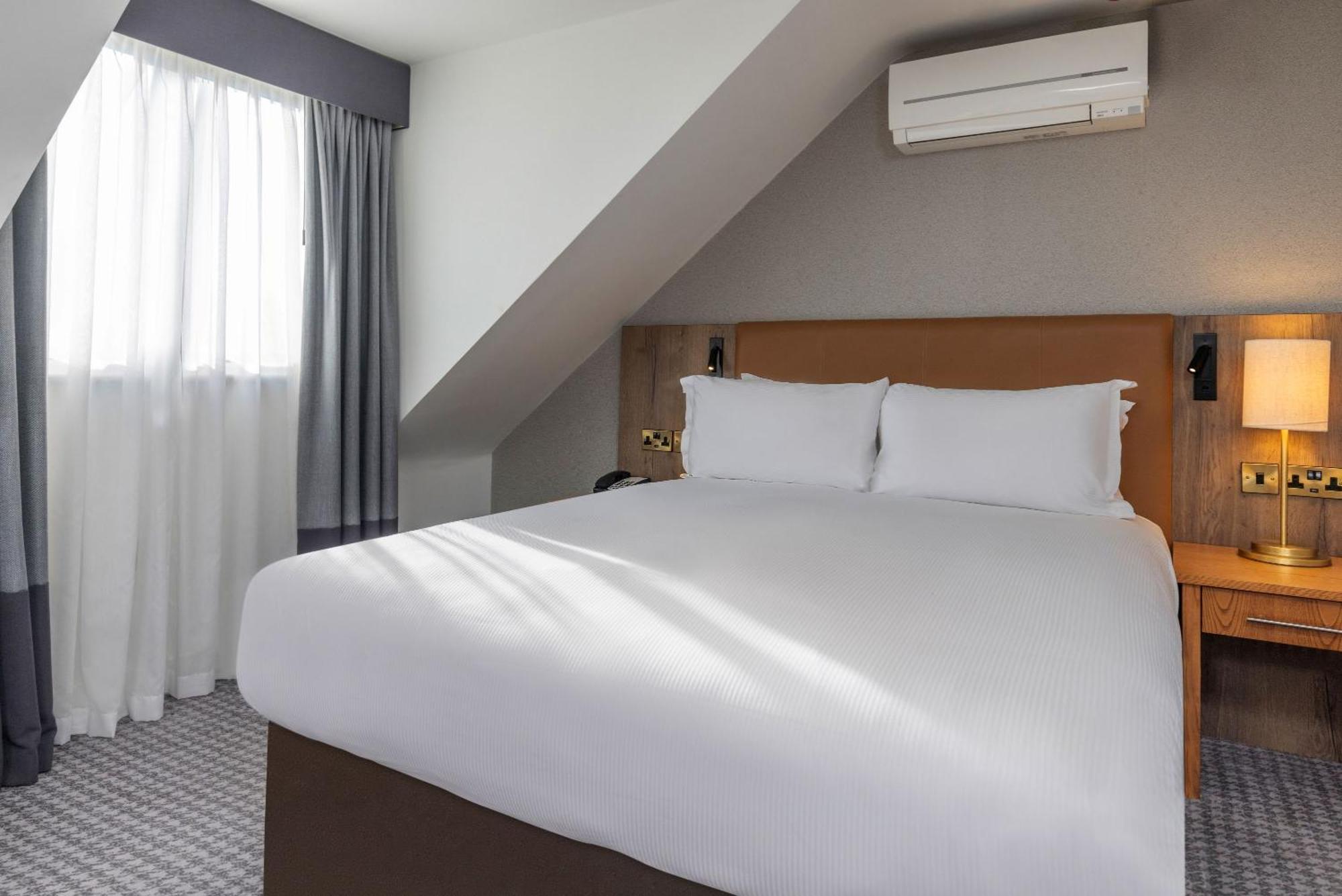 ดับเบิลทรี บาย ฮิลตัน ออกซ์ฟอร์ด เบลฟรี Hotel เธม ภายนอก รูปภาพ